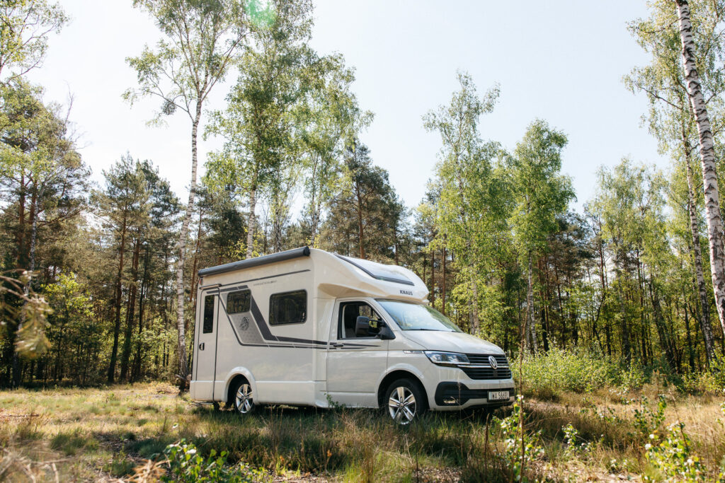 kamper dla rodziny_kamper wakacje_kamper woodcloud_kamper wynajem mazowsze_kamper wynajem warszawa_woodcloud_wynajem dobry kamper niska cena_wynajem kamper_wypożyczalnia kamperów warszawa-9 kompaktowy kamper premium do wynajęcia Warszawa