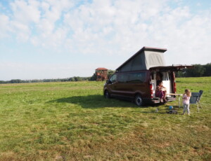 nocleg kamperem nad rzeką Drwęcą vanlife Polska