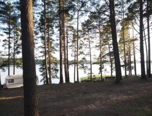 miejsce noclegowe nad jeziorem Gołuń cisza natura Kaszuby