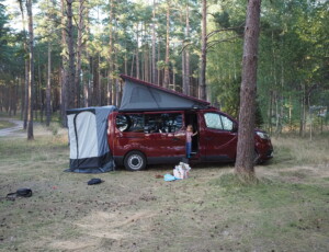 nocleg kamperem nad jeziorem Gołuń Kaszuby