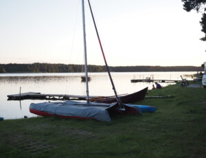 łódki nad jeziorem Gołuń wypoczynek Kaszuby