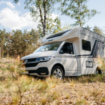 kamper Knaus Tourer Van LT na wynajem w plenerze