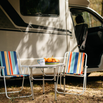 strefa relaksu przy kamperze Knaus Tourer Van LT
