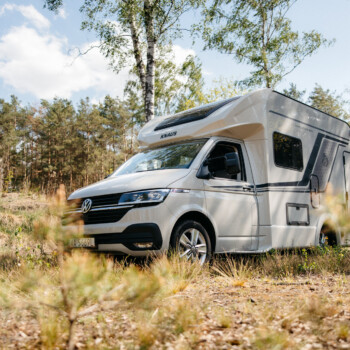 kamper Knaus Tourer Van LT na wynajem w plenerze
