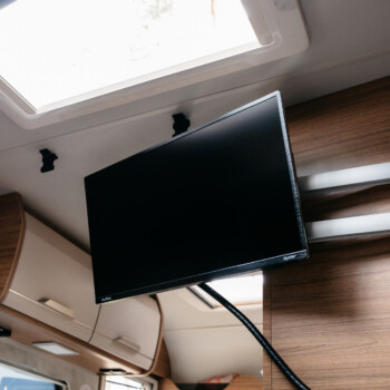 telewizor w kamperze premium do wynajęcia Warszawa