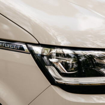 reflektor Volkswagen w kamperze premium do wynajęcia Warszawa
